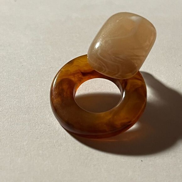 Resin wood color circle earrings fall vibes autumn colors harvest theme - Picture 8 of 10